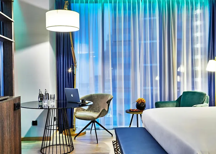 Hotel Nyx By Leonardo 4*