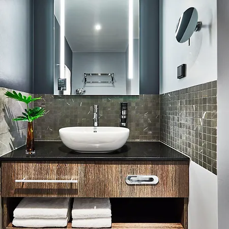 Hotel Nyx By Leonardo